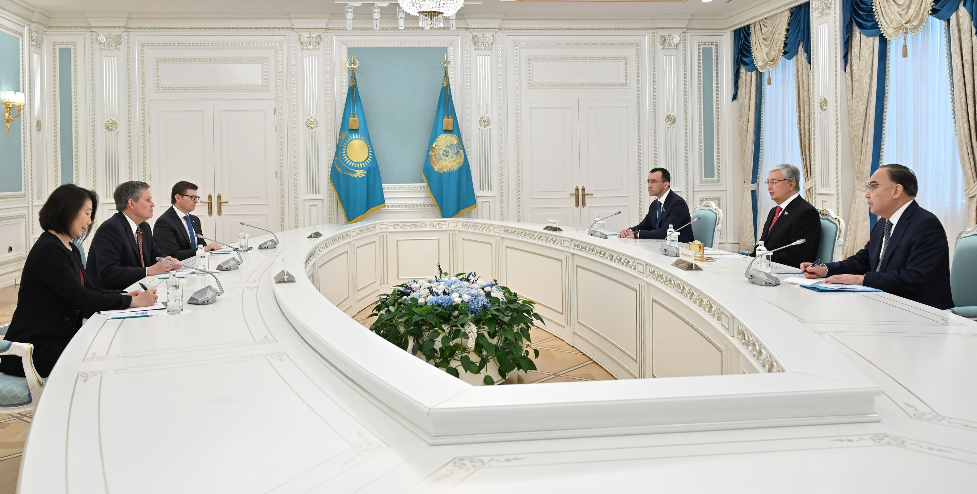 Президент принял американского сенатора Стива Дэйнса 2867460 — Kapital.kz 