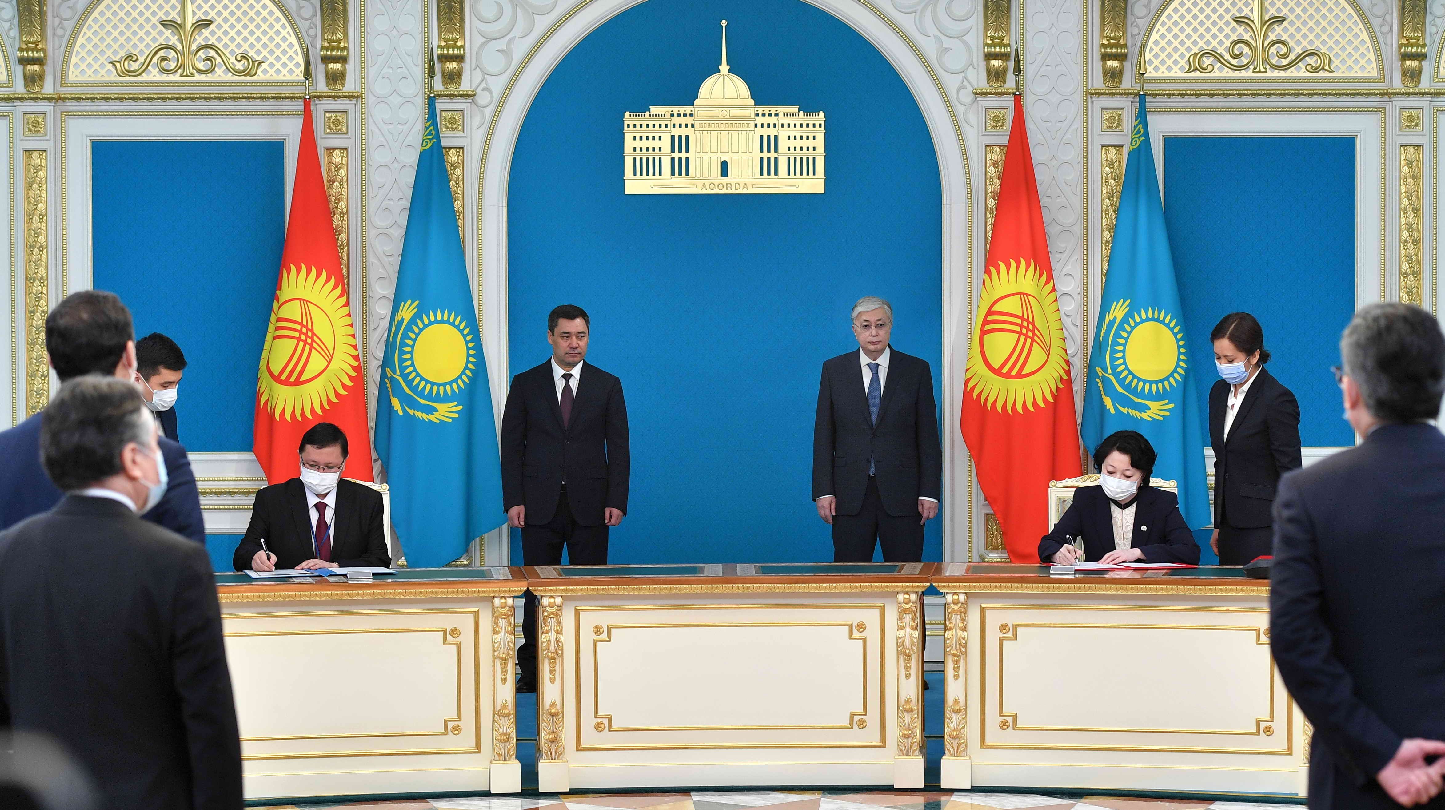 флаг киргизии и казахстана