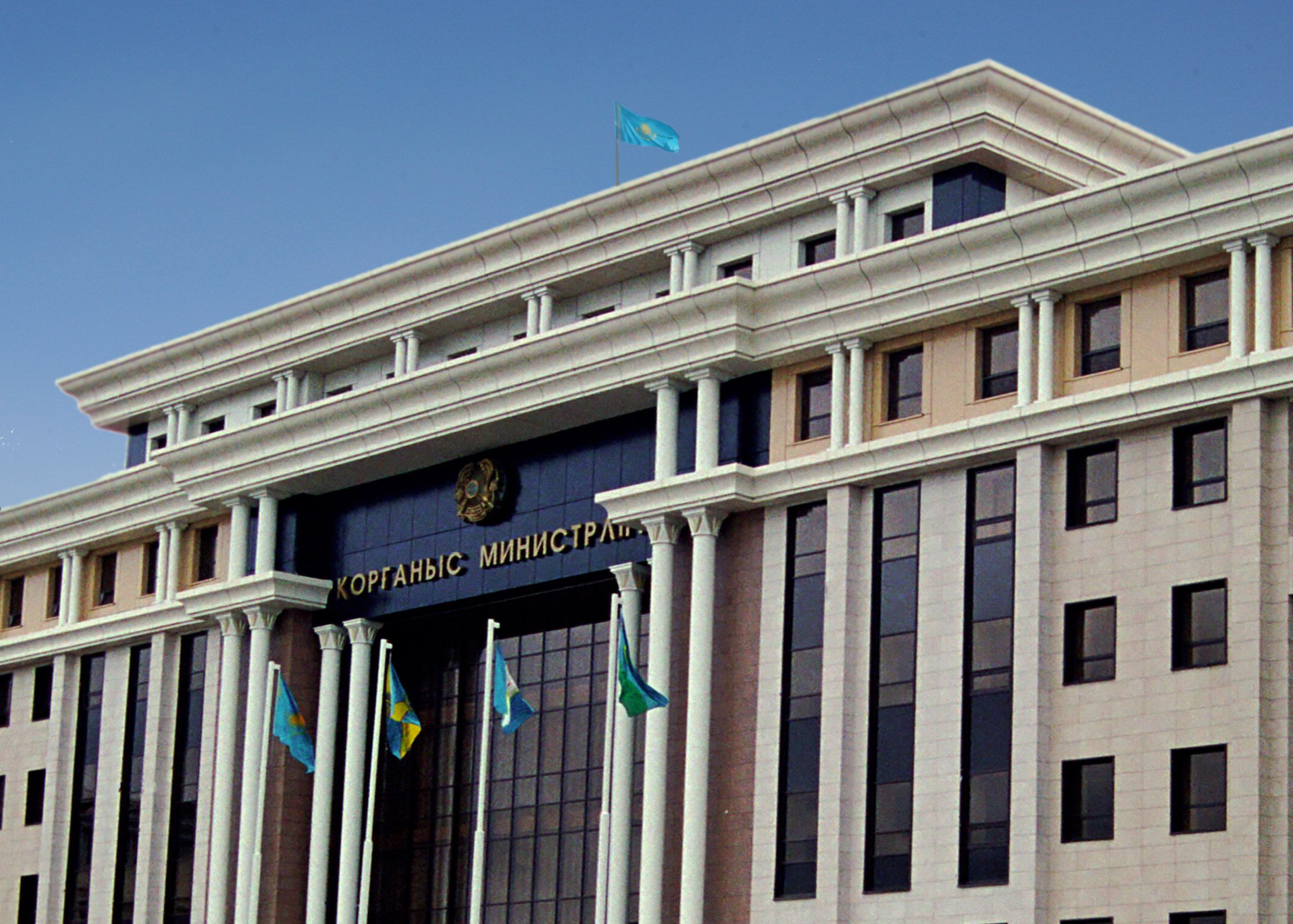 Здание министерства обороны казахстана. Здание министерства обороны рк в алматы. Министерство обороны республики казахстан. Министр обороны казахстан здание. Министерство обороны рк фото.