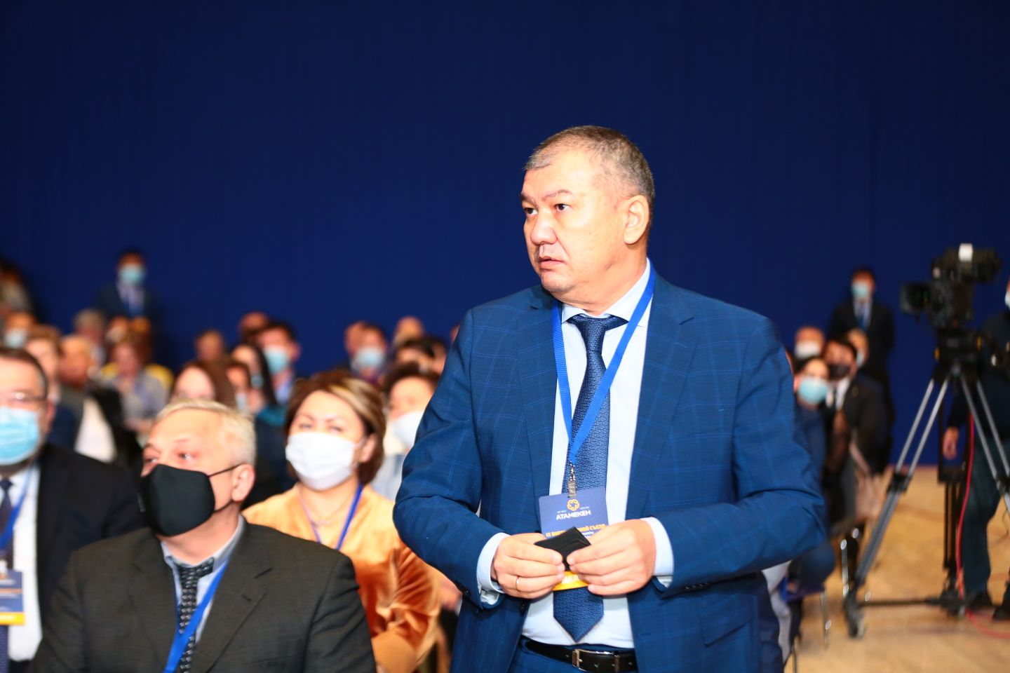 На фото: слева - представитель Союза обрабатывающей промышленности Игорь Проценко, справа - заместитель председателя правления Союза обрабатывающей промышленности Адильбек Бектибаев - Kapital.kz 