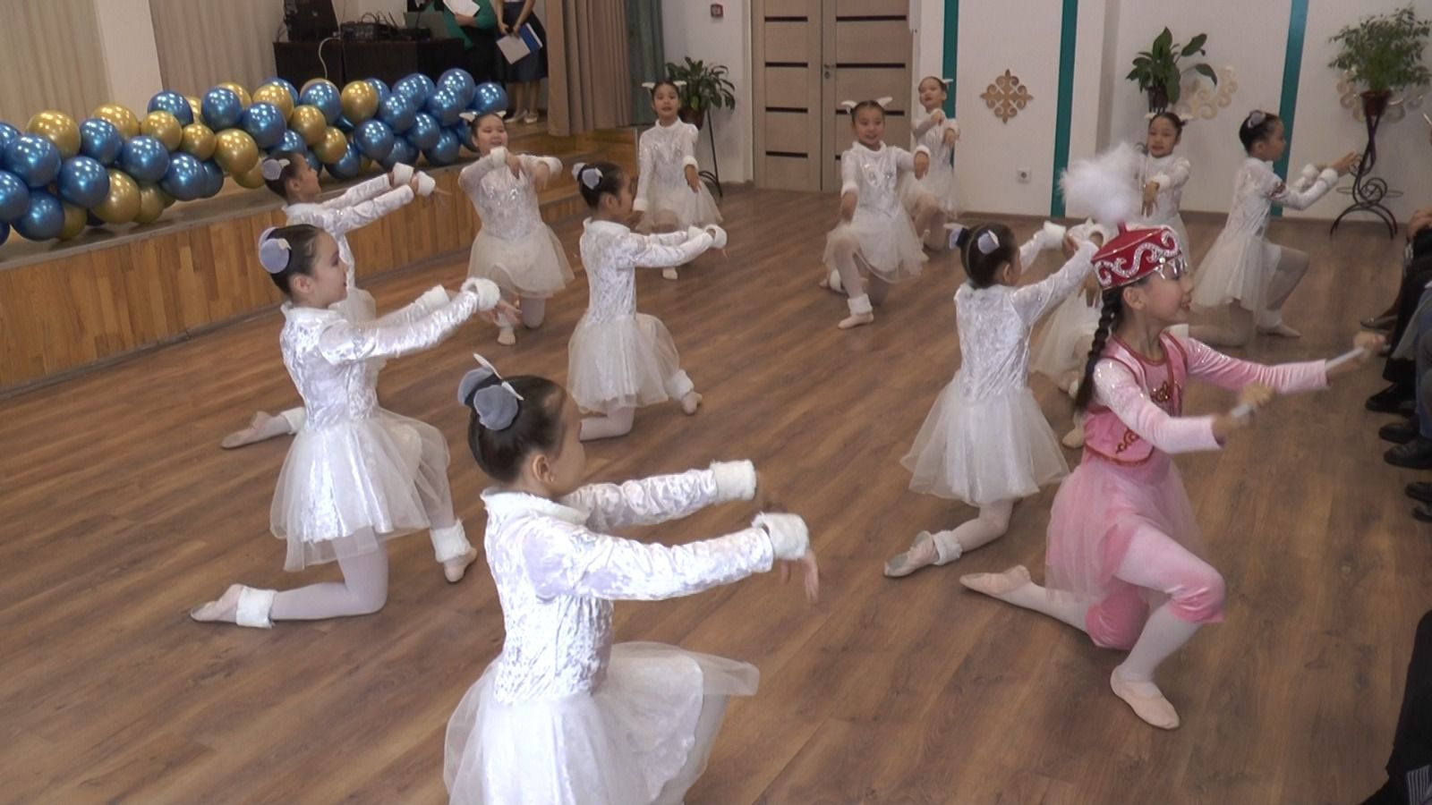 В школах Алматы проходят мероприятия, приуроченные ко Дню независимости 2621368 — Kapital.kz 