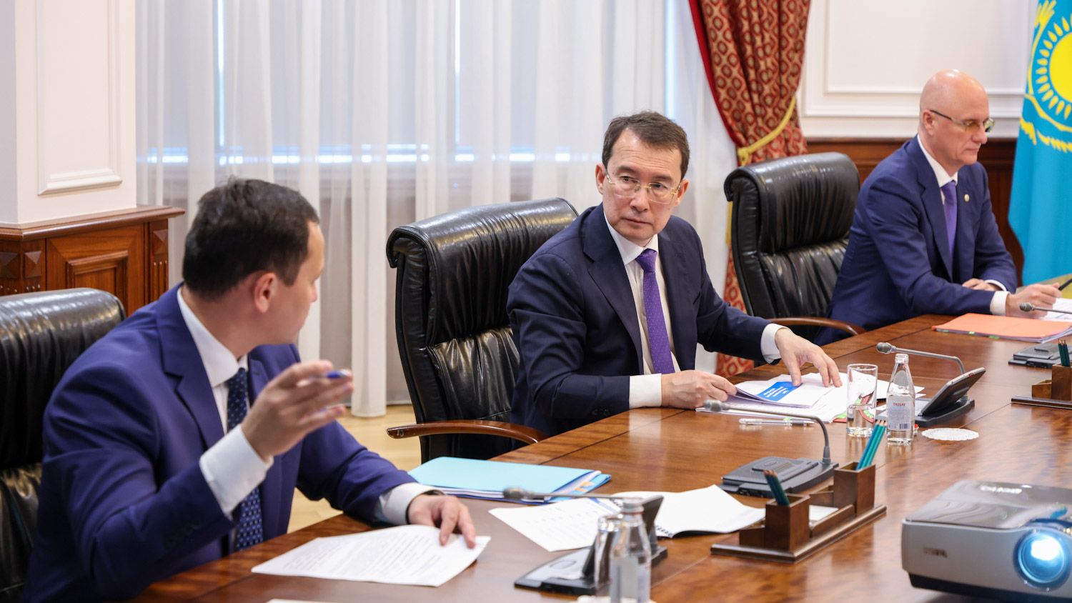 Премьер поручил ускорить разработку Комплексного плана развития машиностроения    2285487 — Kapital.kz 