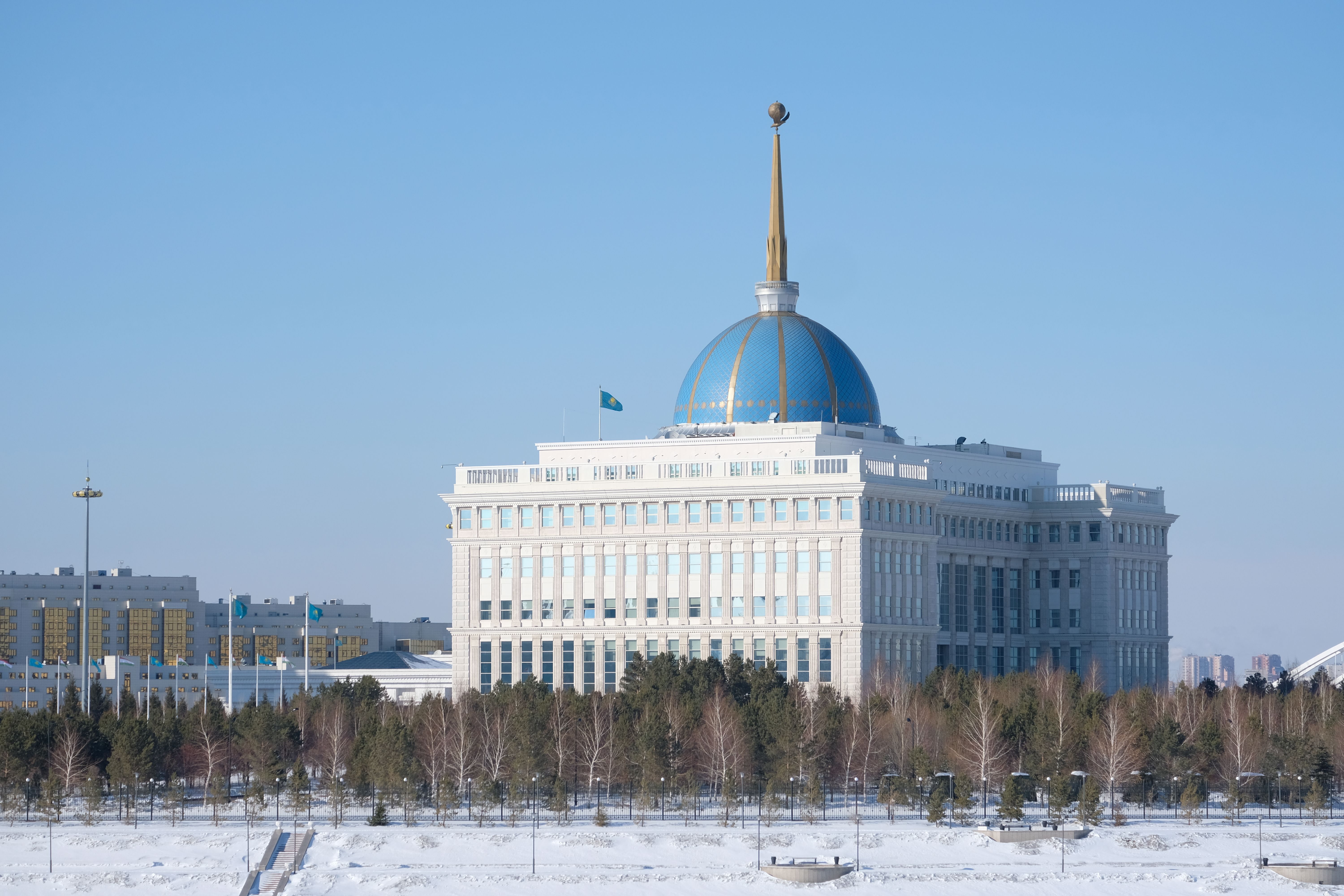 Конституционный совет. Kazakhstan's super-presidential System.