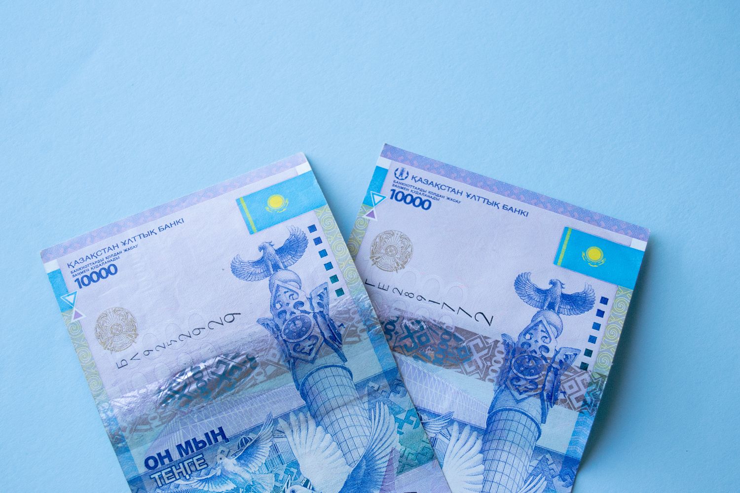 7 000 тенге в рублях. Тенге. Валюта Казахстана. Курс тенге. Тенге валюта Казахстана фото.