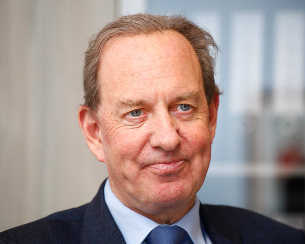 Питер фостер. Peter Foster Air Astana.