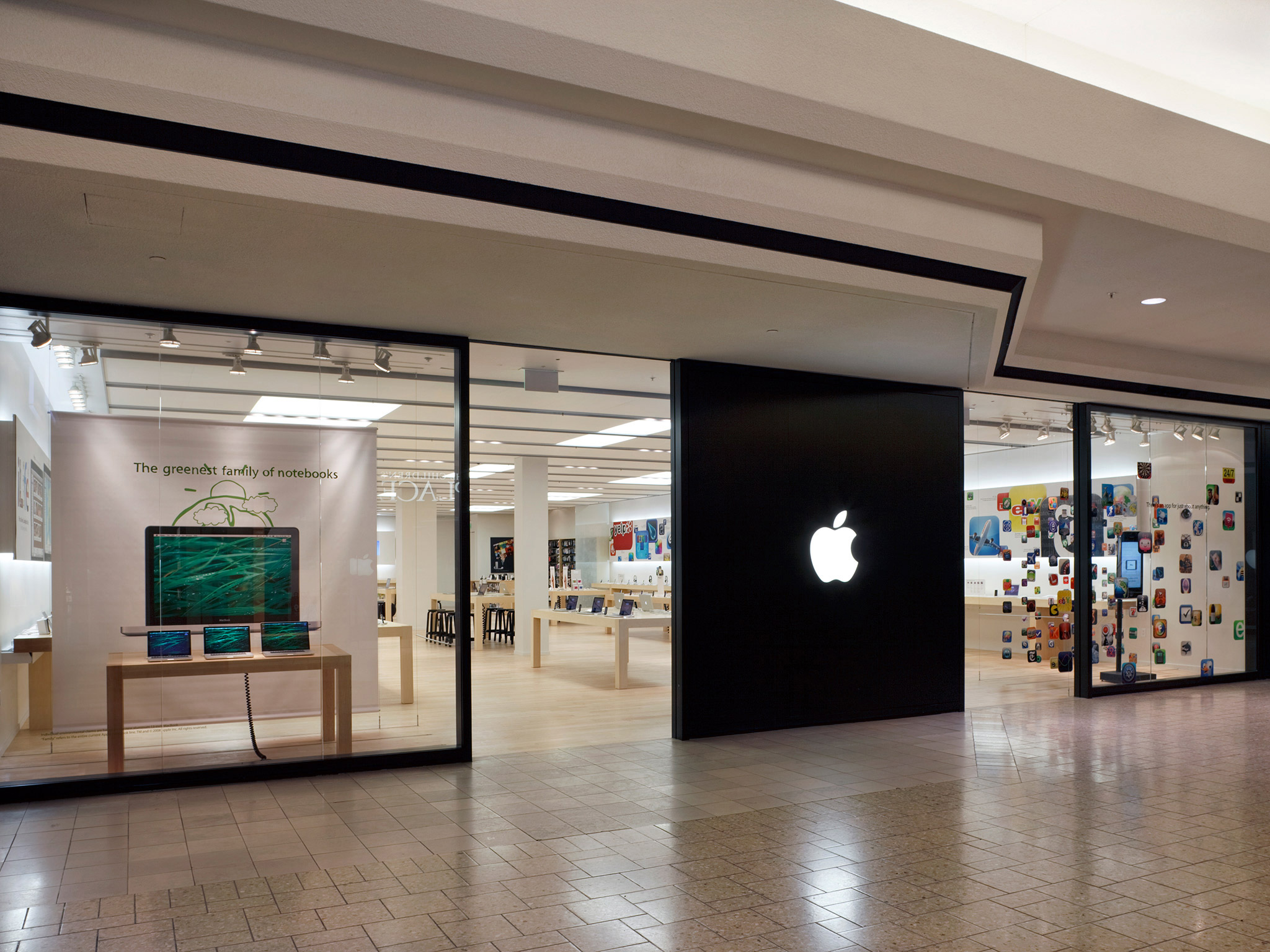 Через store. Эпл стор Америка. Apple Store 1. Apple Store 2021. Магазин Эппл в Америке.