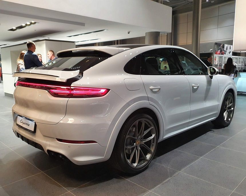 Нова 2022. Порше Кайен 2022. Porsche Cayenne Coupe 2022. Порше Кайен купе 2022. Новый Porsche Cayenne 2022.