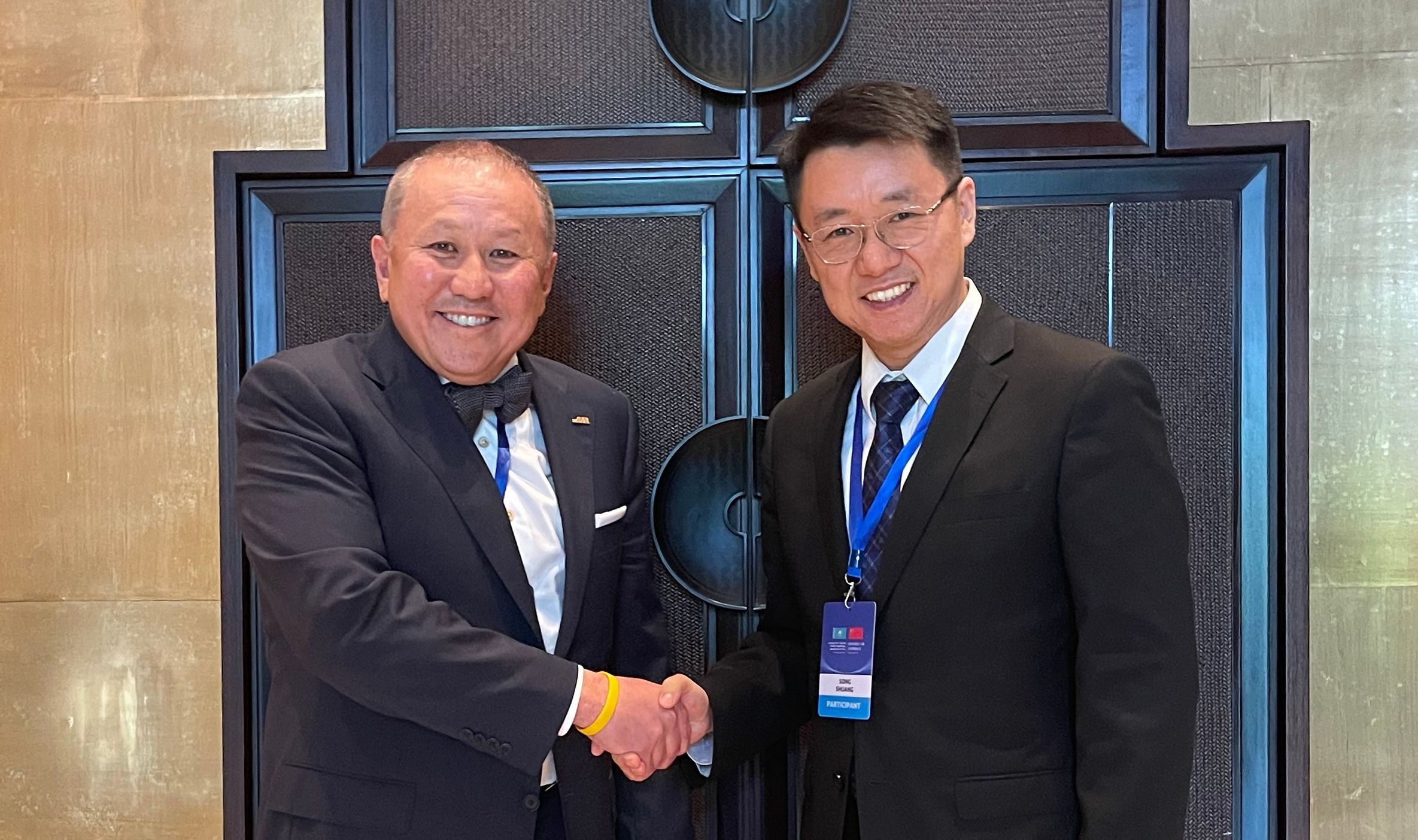 Нурлан Смагулов и генеральный директор Changan International Corporation Сон Шуан — Kapital.kz 