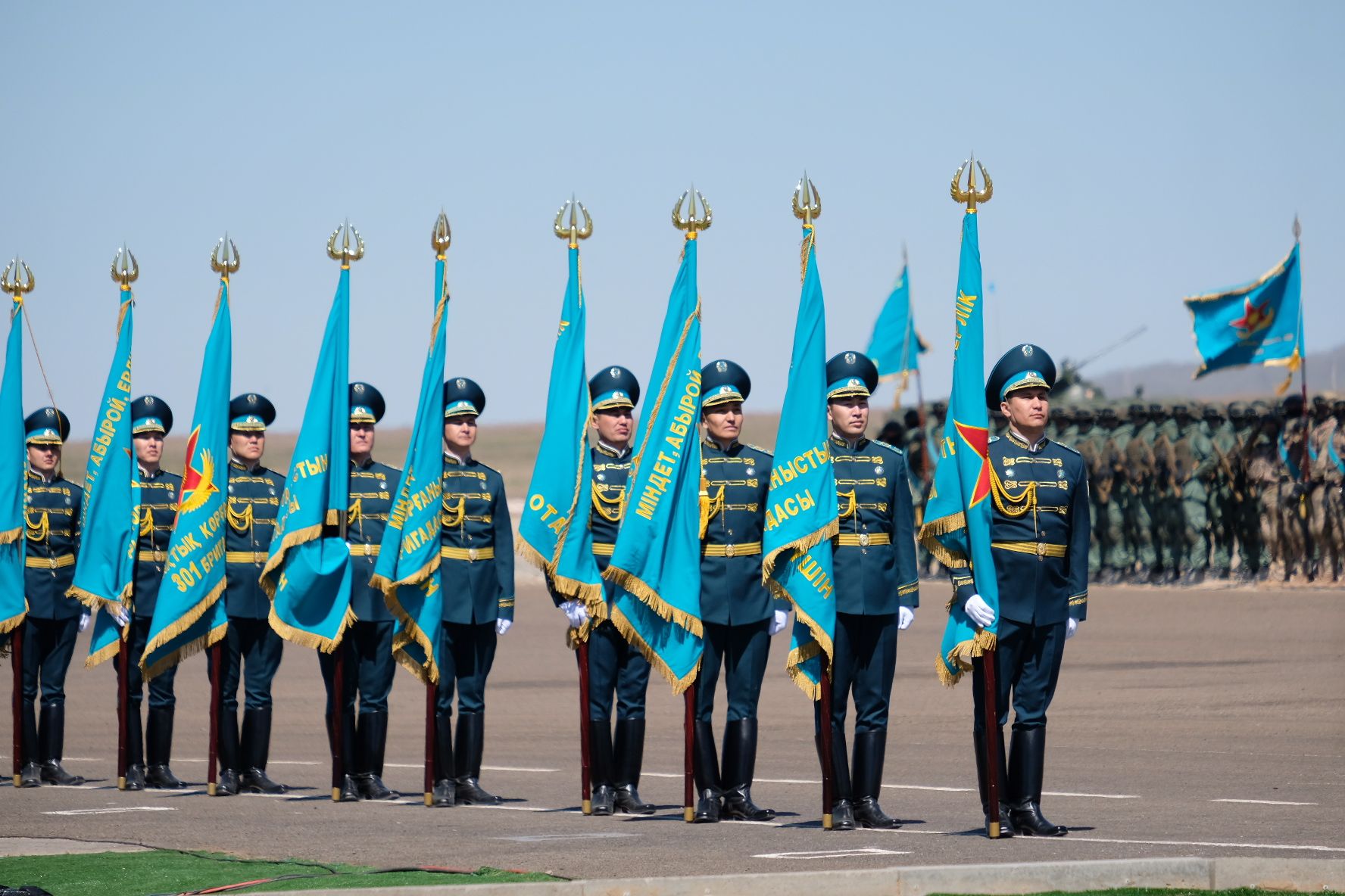 7 мая. День Вооруженных сил Казахстана. День защитника Отечества в Казахстане. Военный парад Казахстан. Парад казахской армии.