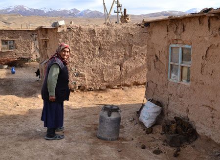 Почти половина кыргызстанцев проживают за чертой бедности - новости  Kapital.kz