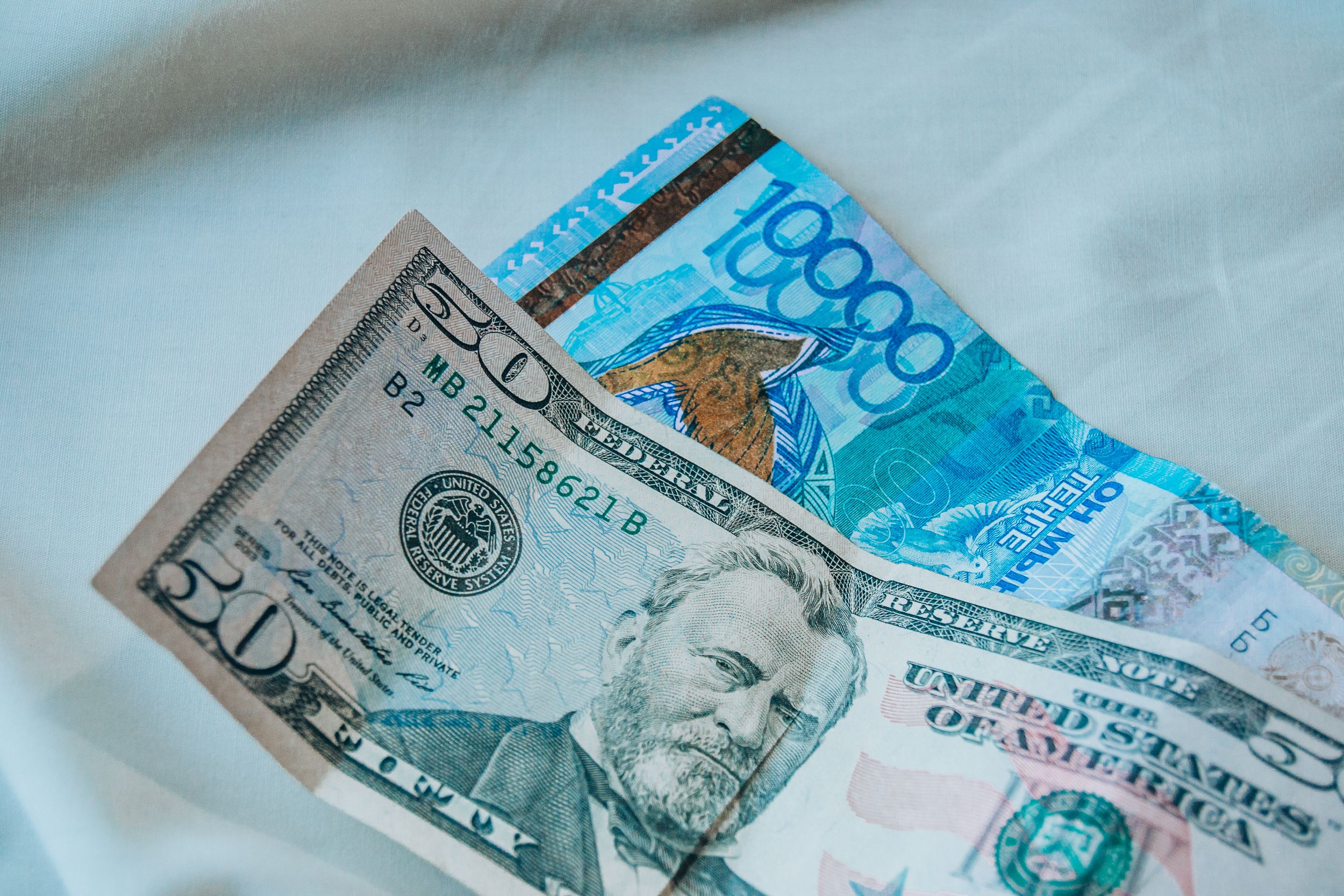 Национальный банк валюты казахстана. Тенге к доллару. Доллар в Казахстане. Казахский тенге к доллару. Курс тенге.