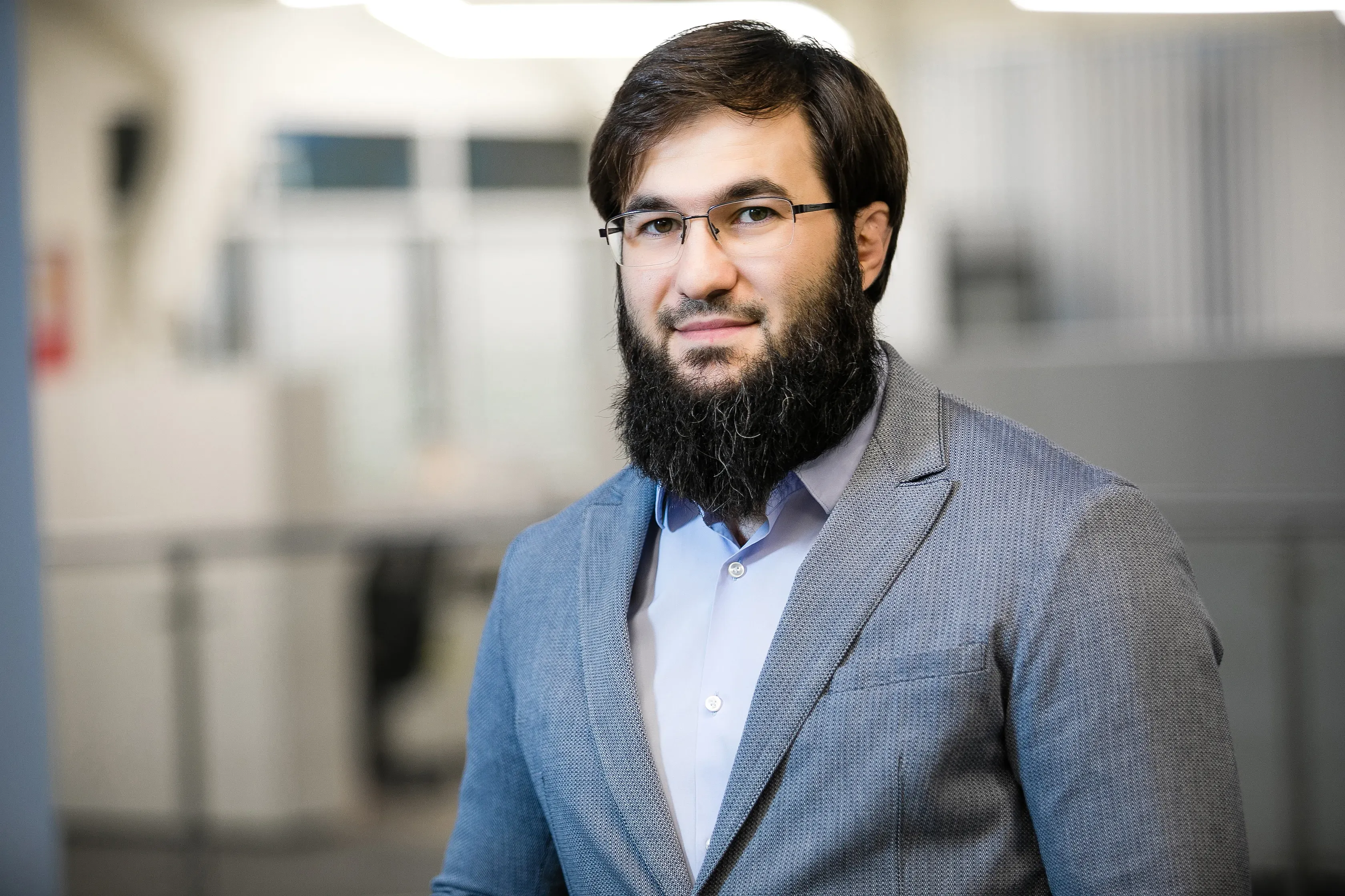 Хозяин магнум. Magnum группа логотип. Хозяин магнум. Магнум владелец. Магнум владелец.