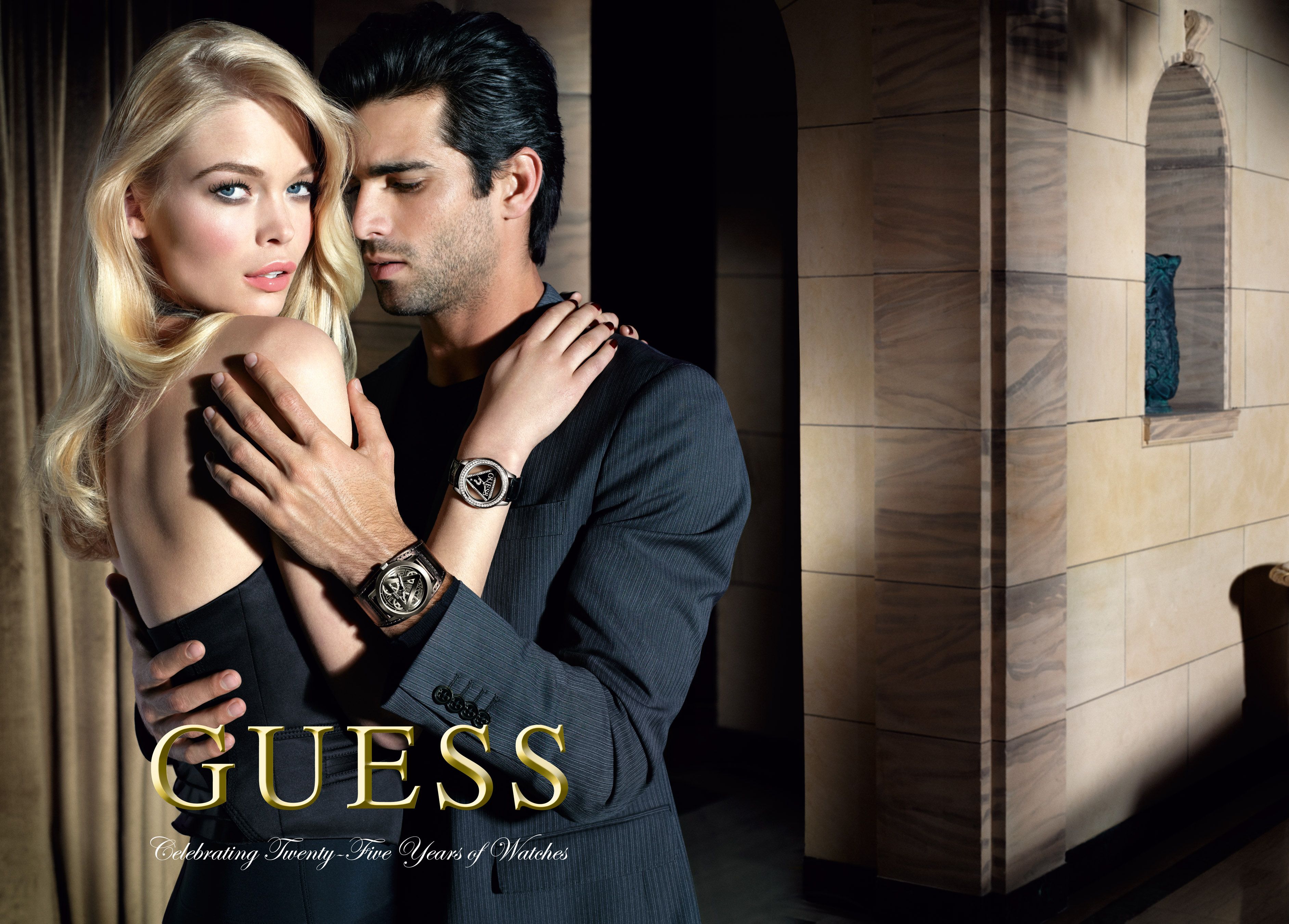 Guess when. Клара Вестер Гесс. Часы guess реклама. Guess реклама. Guess баннер.