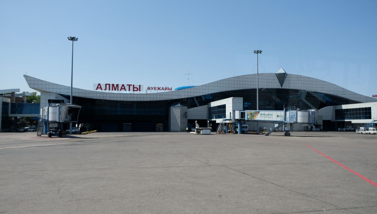 Аэропорт алматы 2024. Международный аэропорт Алматы. Аэропорт города Алматы. Аэропорт Алматы сейчас.