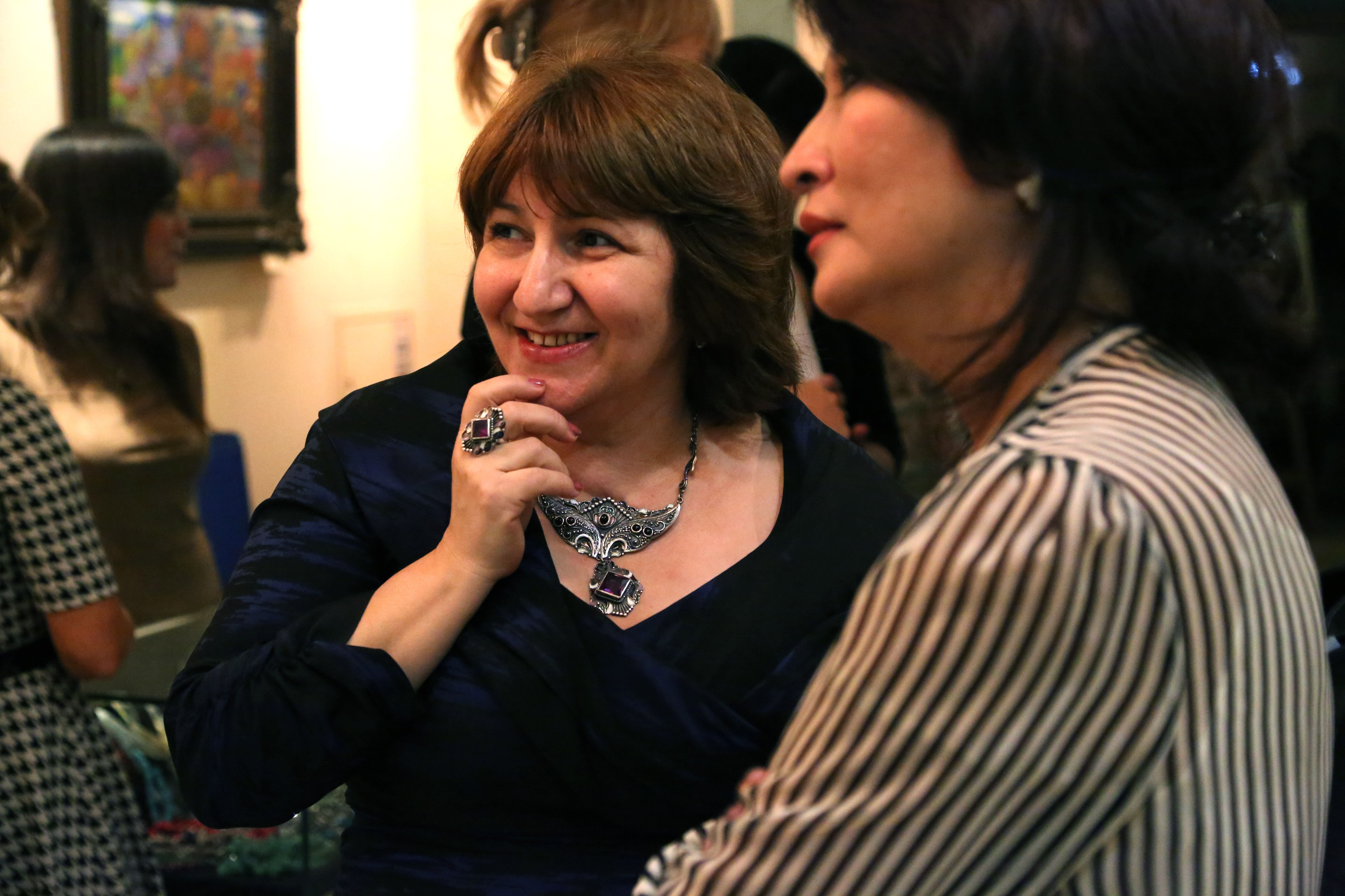 Римма Цаканян, директор галереи «Арвест»: «Художники расплачиваются картинами»…