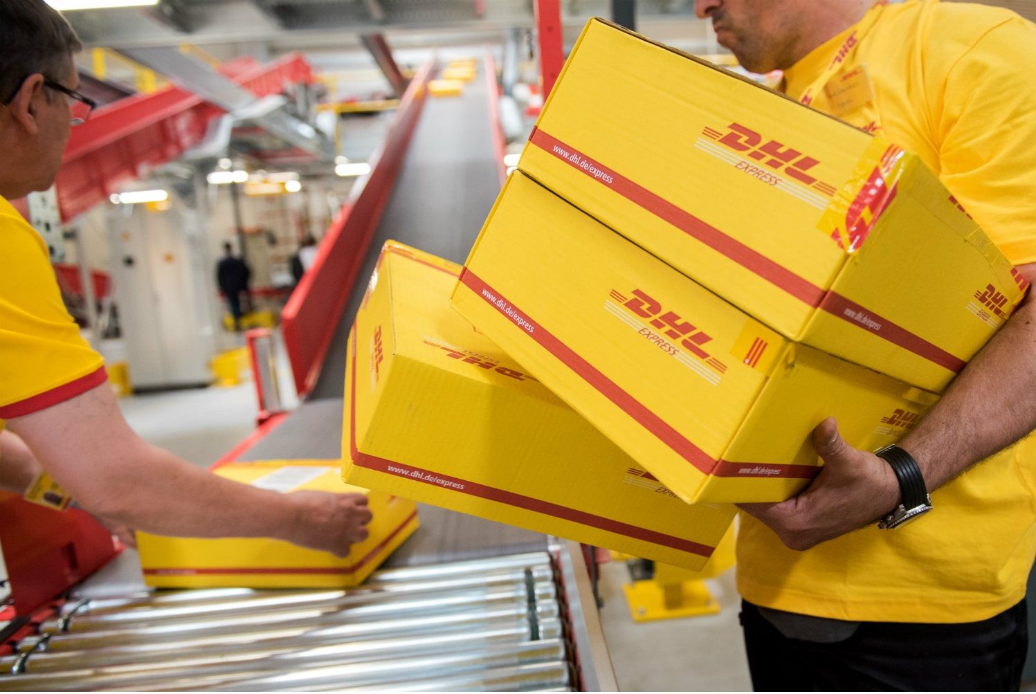 DHL сделала доставку «от двери к двери» целой индустрией - новости  Kapital.kz