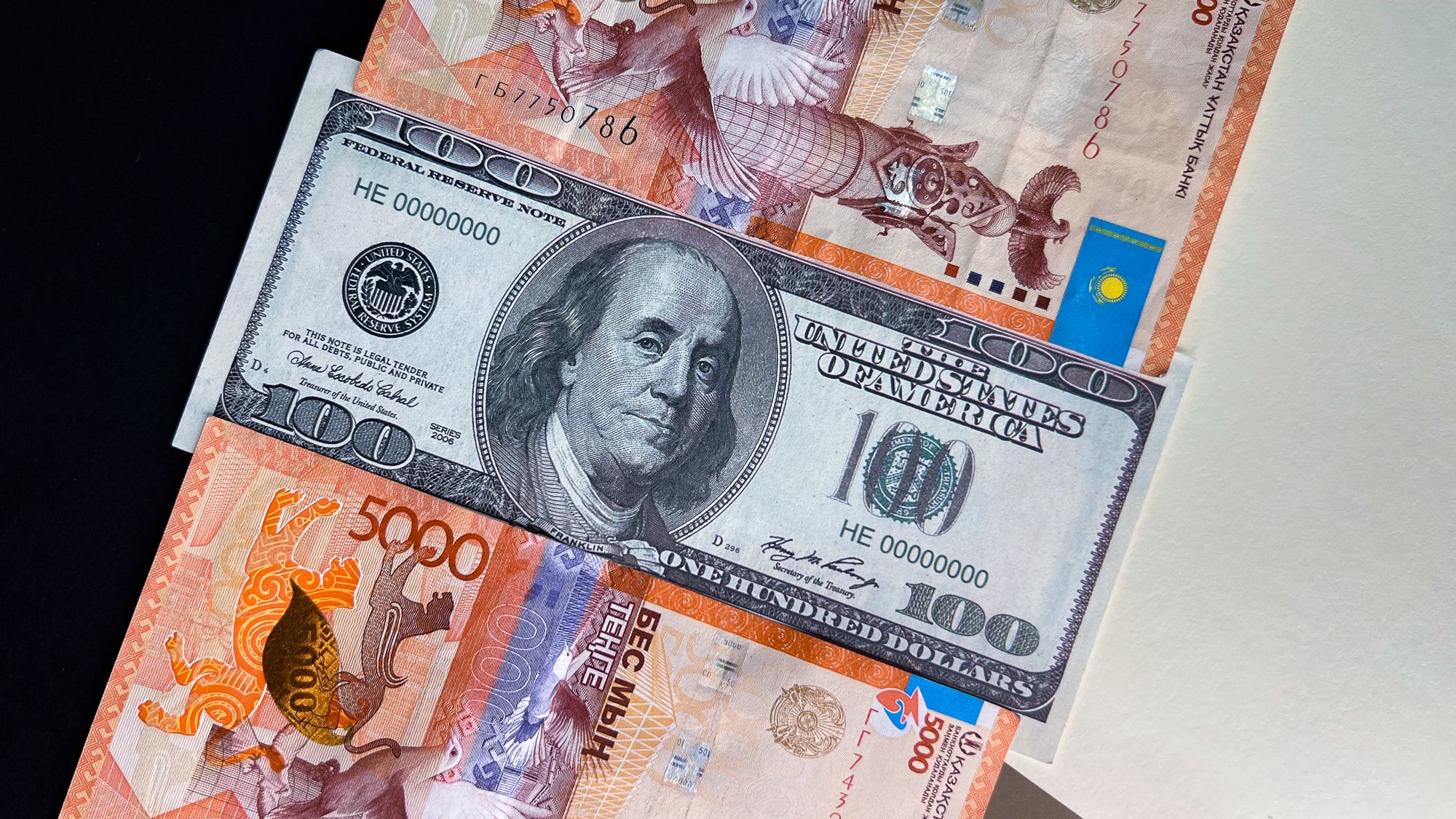 доллар тенге фото. 100 долларов тенге на сегодня в казахстане. 100 долларов тенге на сегодня в казахстане. американская купюра 100 долларов. доллар в казахстане.