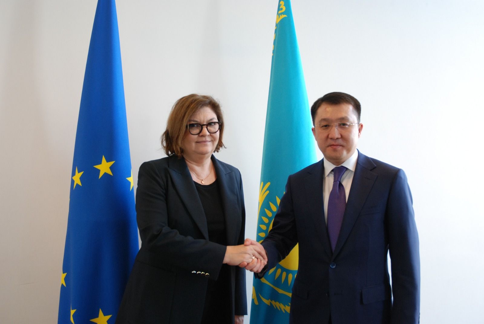 Виза для иностранцев. Безвизовые иностранцы. Российская виза. Российская виза для иностранцев. Безвизовые иностранцы.