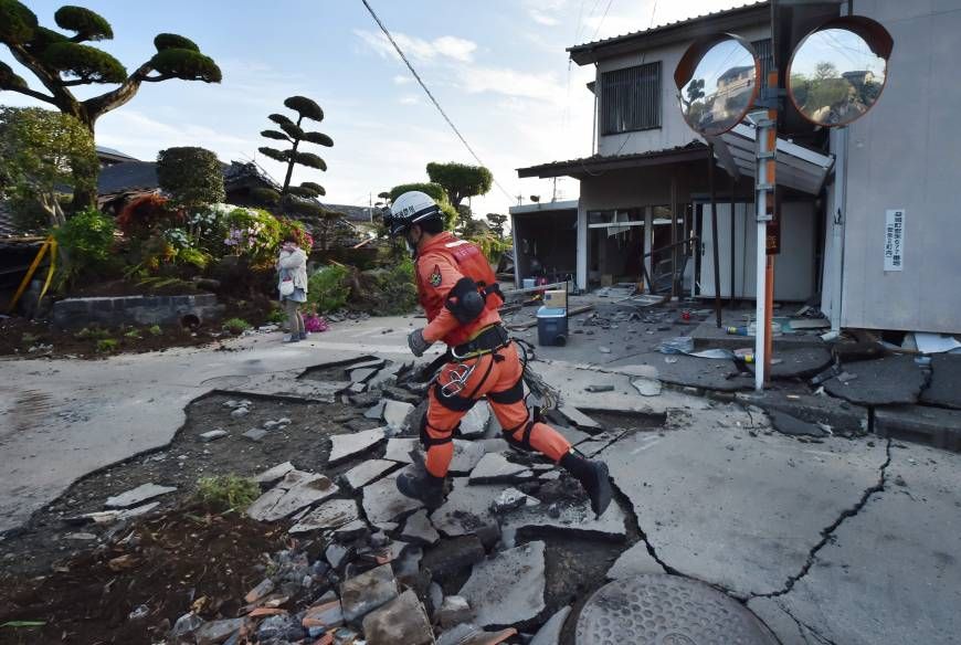 В Японии на острове Кюсю в период с 16 по 18 апреля, по данным телеканала NHK, было зафиксировано около 500 подземных толчков.