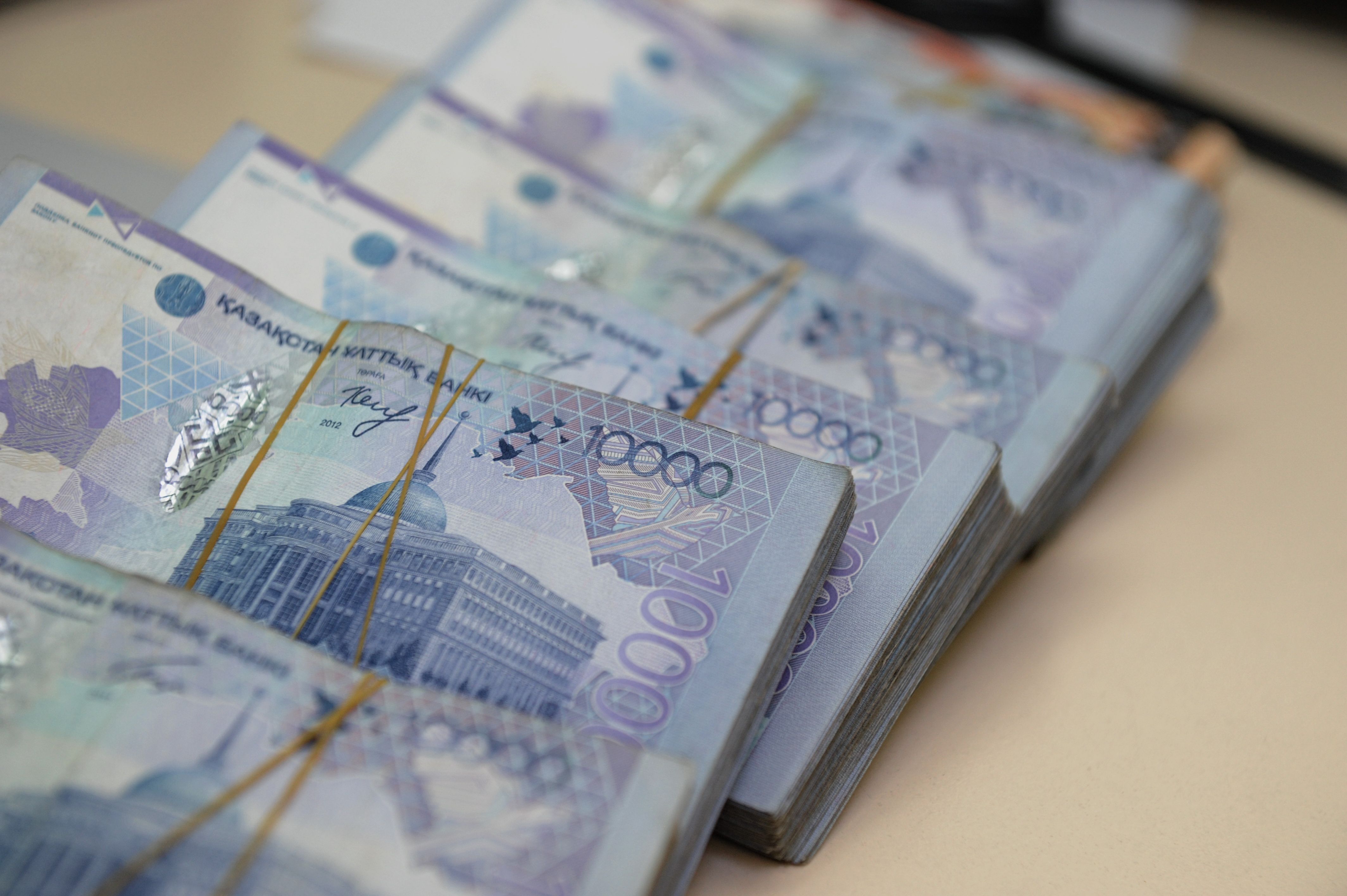 миллион тенге. тенге казахстан. деньги тенге. деньги тенге. павлодар деньги.